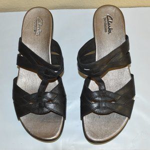 CLARKS BENDABLES BLACK WOMENS SLIP ON WEDGE SLIDES, 9M, LEATHER, EUC!!!!